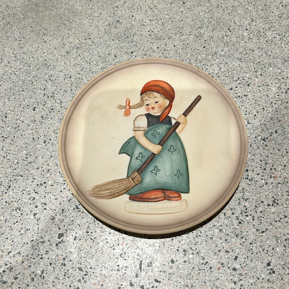 Hummel Plate